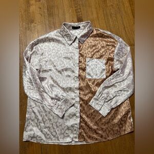 SHEIN Womens Size L Oversize Polyester Button Up Blouse Tan and White Casual